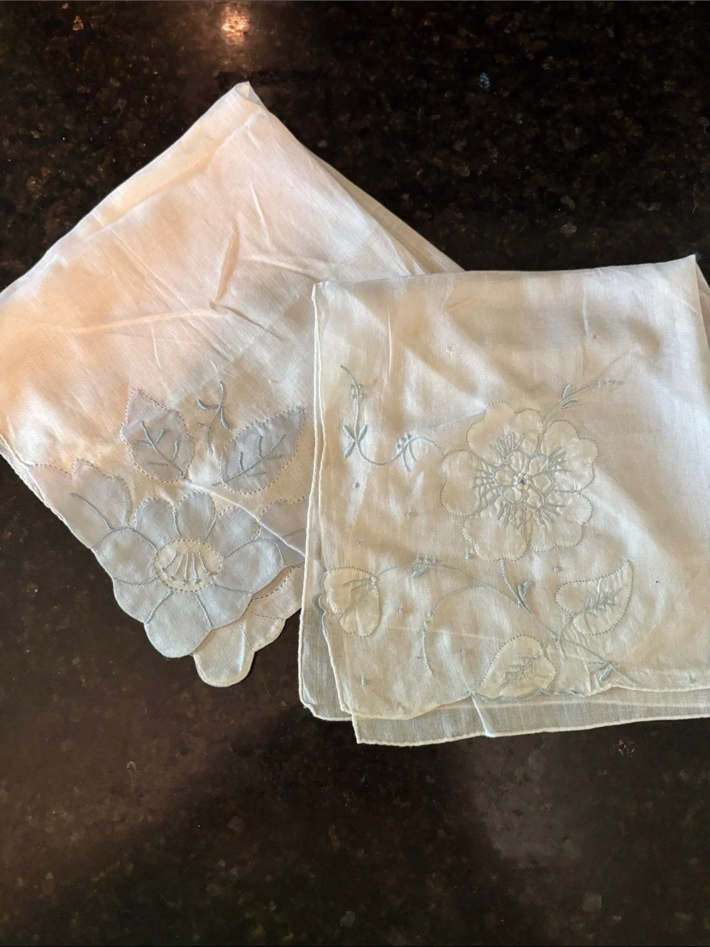 Appliqué White Floral Handkerchiefs